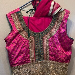 Women’s XLG Kurta Churidaar Dupatta set. Beautiful. Worn once